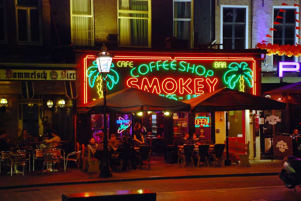 В Нидерландах хотят закрыть для туристов доступ в кофешопы
