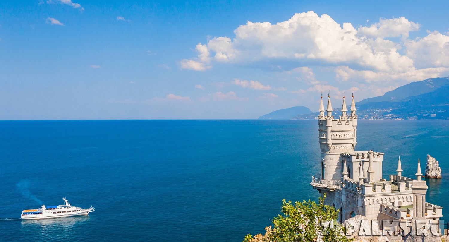 Глава Крыма запретил туристические прогулки на катерах